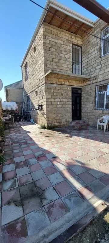 Satılır 6 otaqlı həyət evi 140 m²