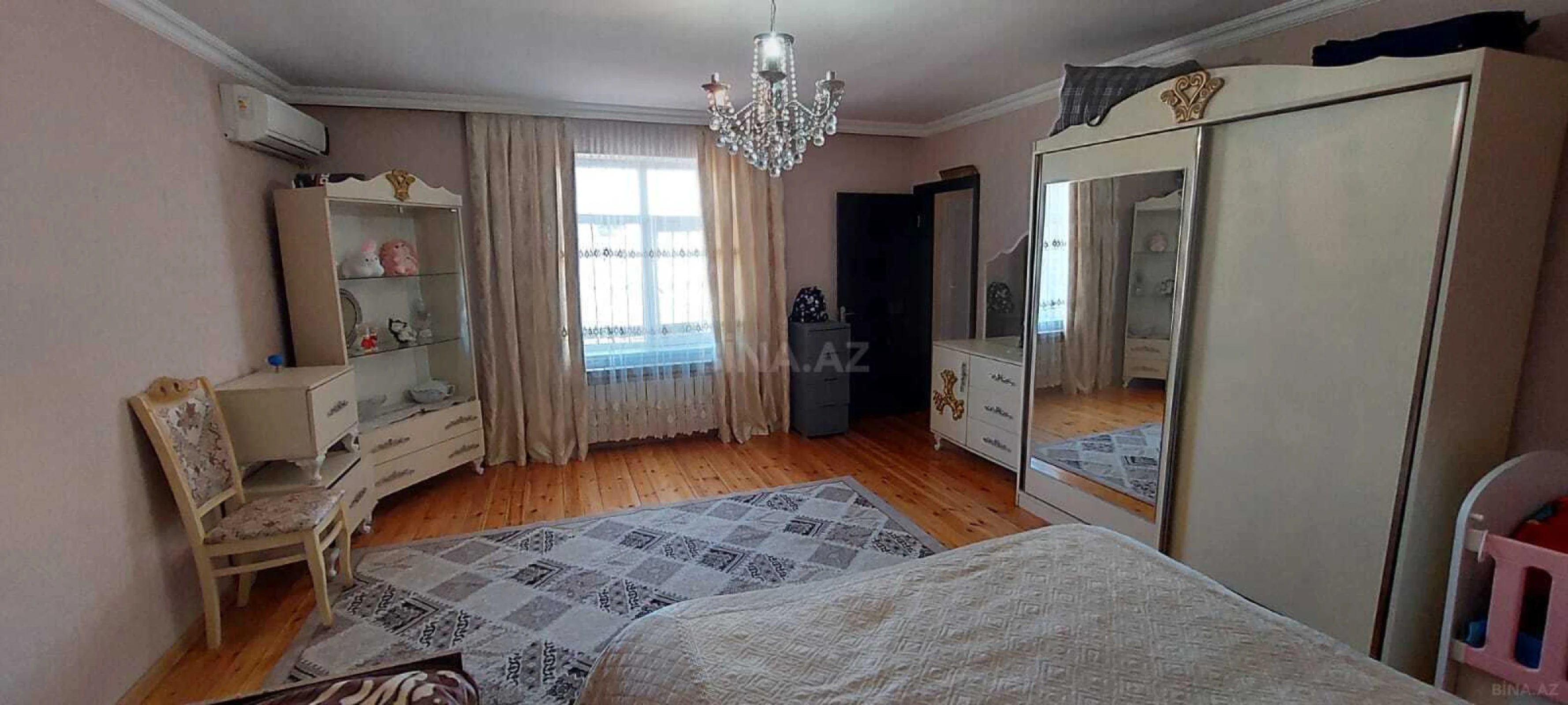 Satılır 6 otaqlı həyət evi 140 m²