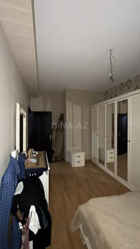 Satılır 2 otaqlı mənzil 72 m²
