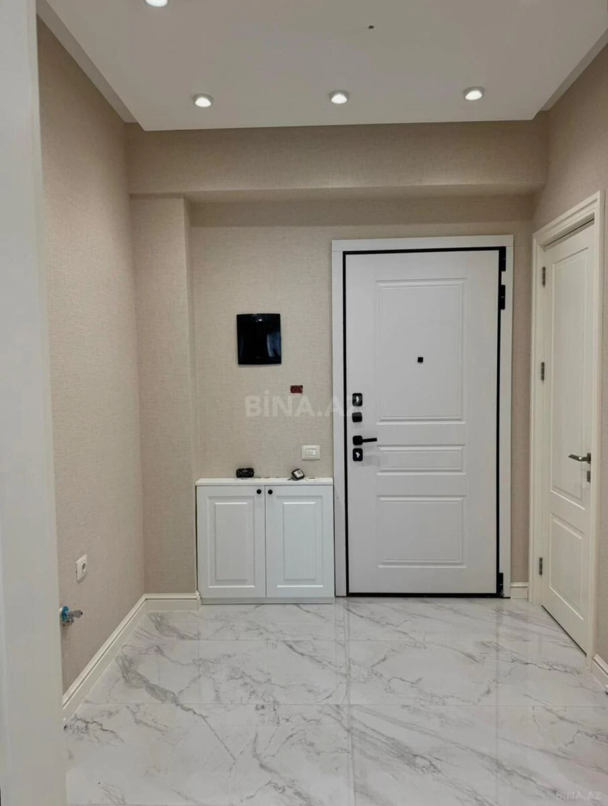 Kirayə verilir 2 otaqlı mənzil 65 m²