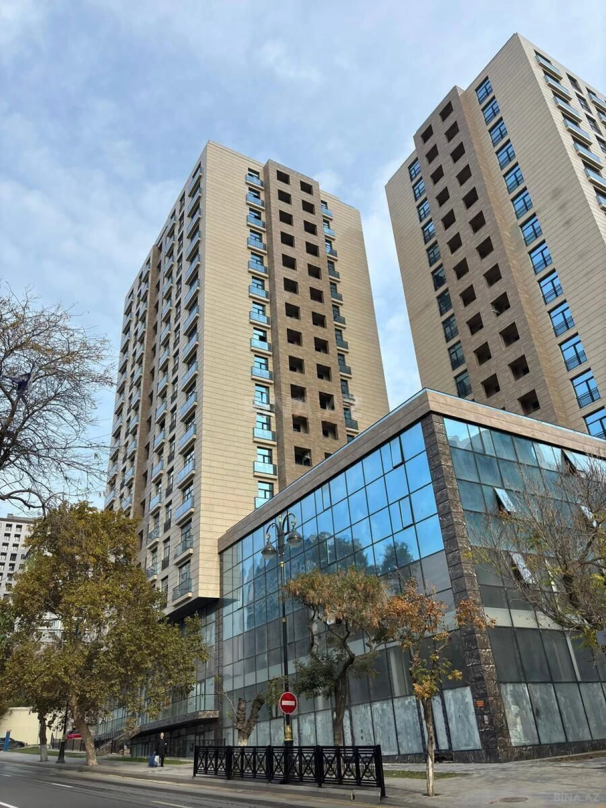Satılır 4 otaqlı mənzil 150 m²