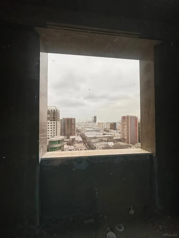 Satılır 4 otaqlı mənzil 150 m²
