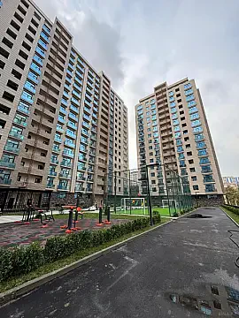 Satılır 4 otaqlı mənzil 150 m²