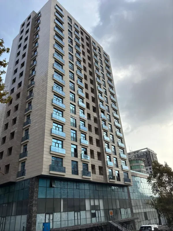 Satılır 4 otaqlı mənzil 150 m²