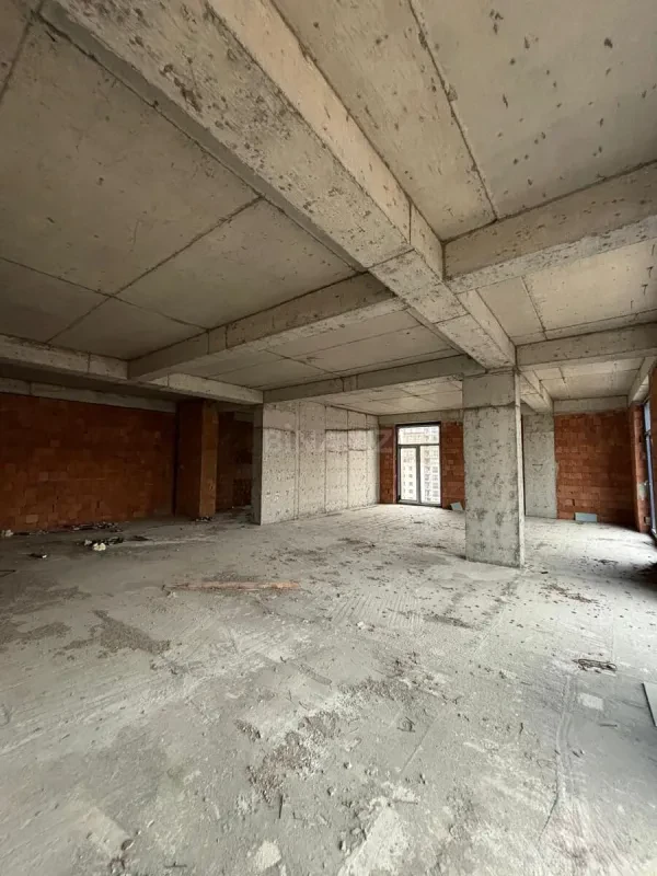 Satılır 4 otaqlı mənzil 150 m²