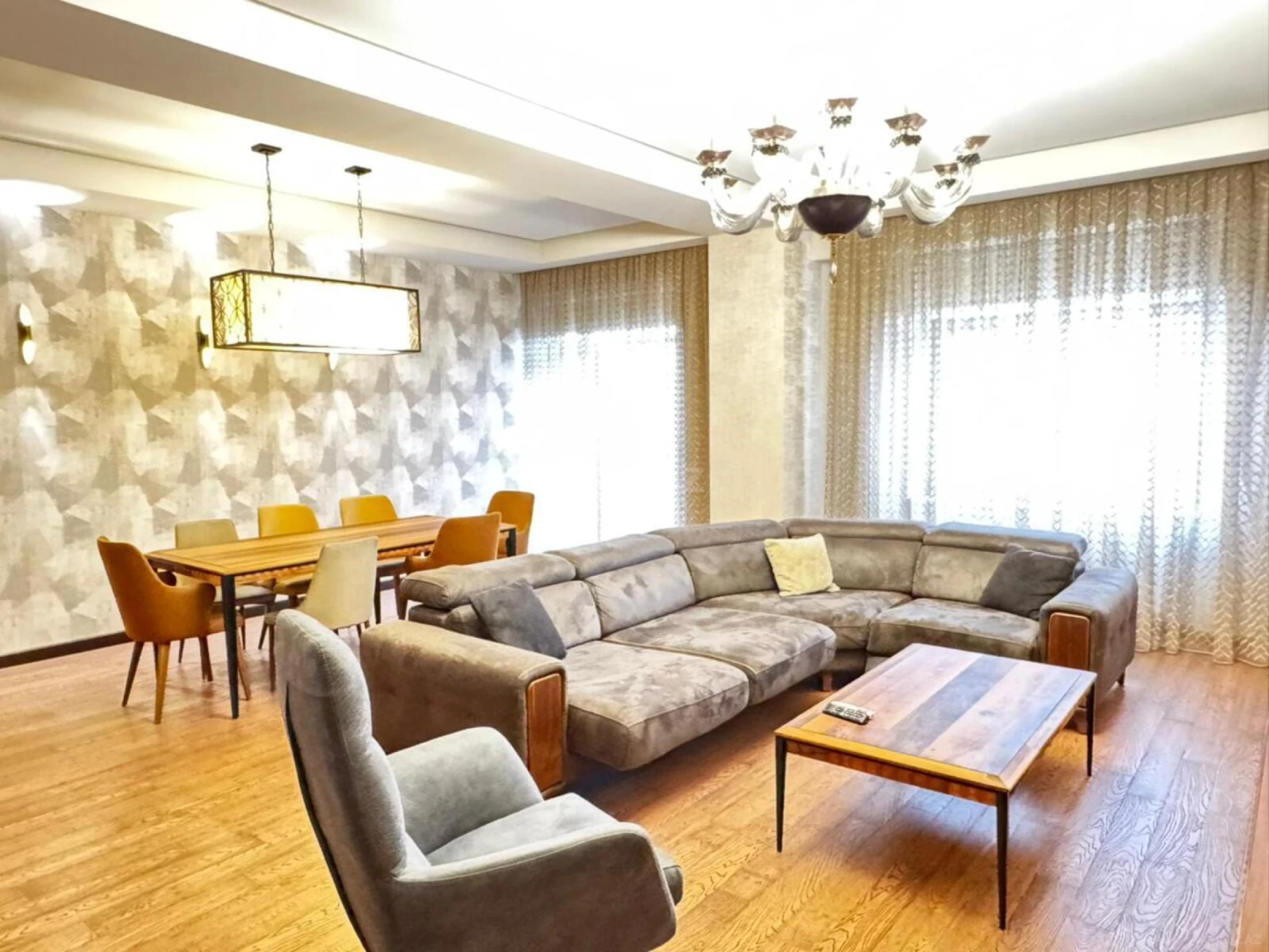 Kirayə verilir 3 otaqlı mənzil 165 m²