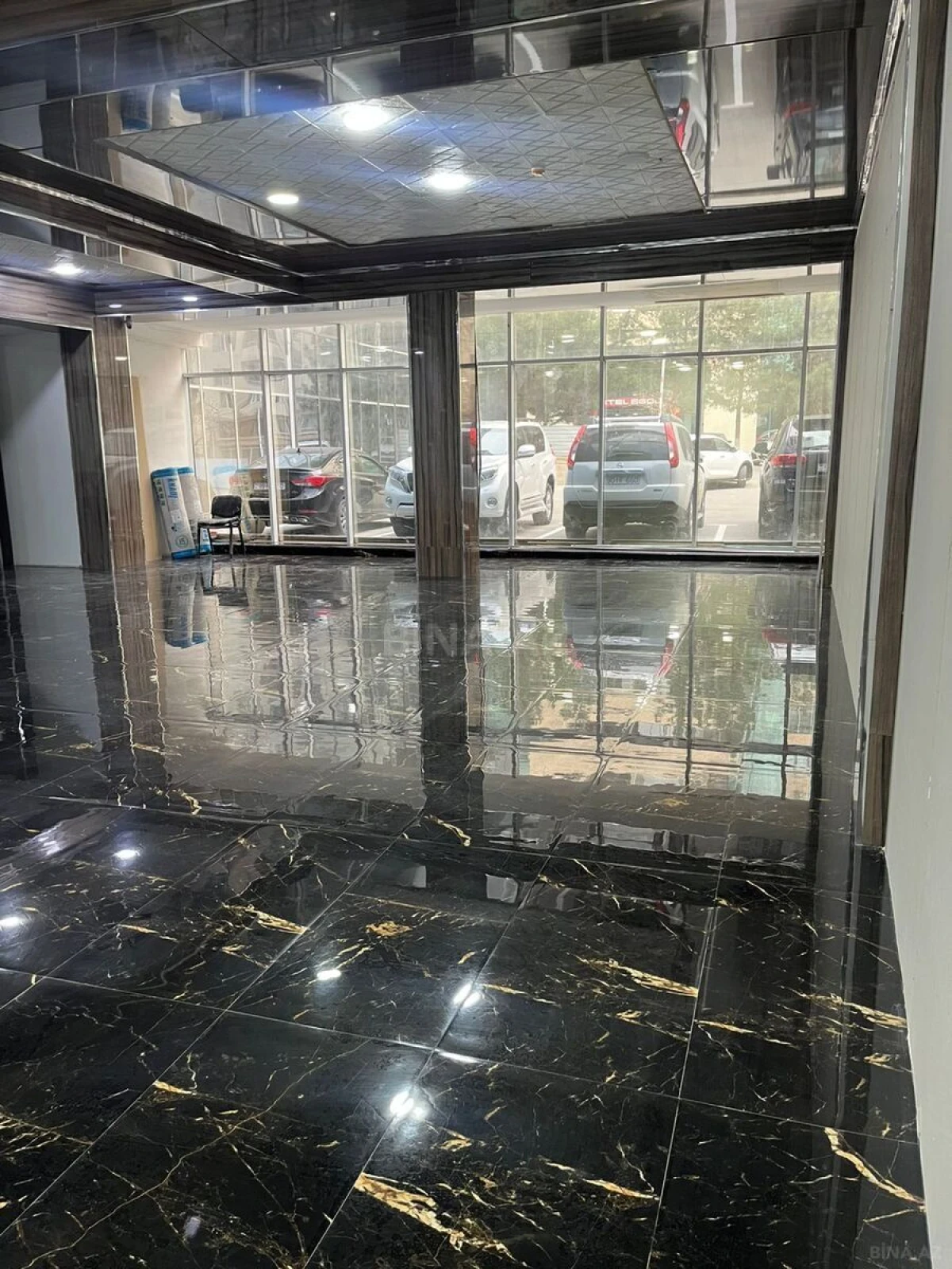 Kirayə verilir 1 otaqlı ofis 170 m²
