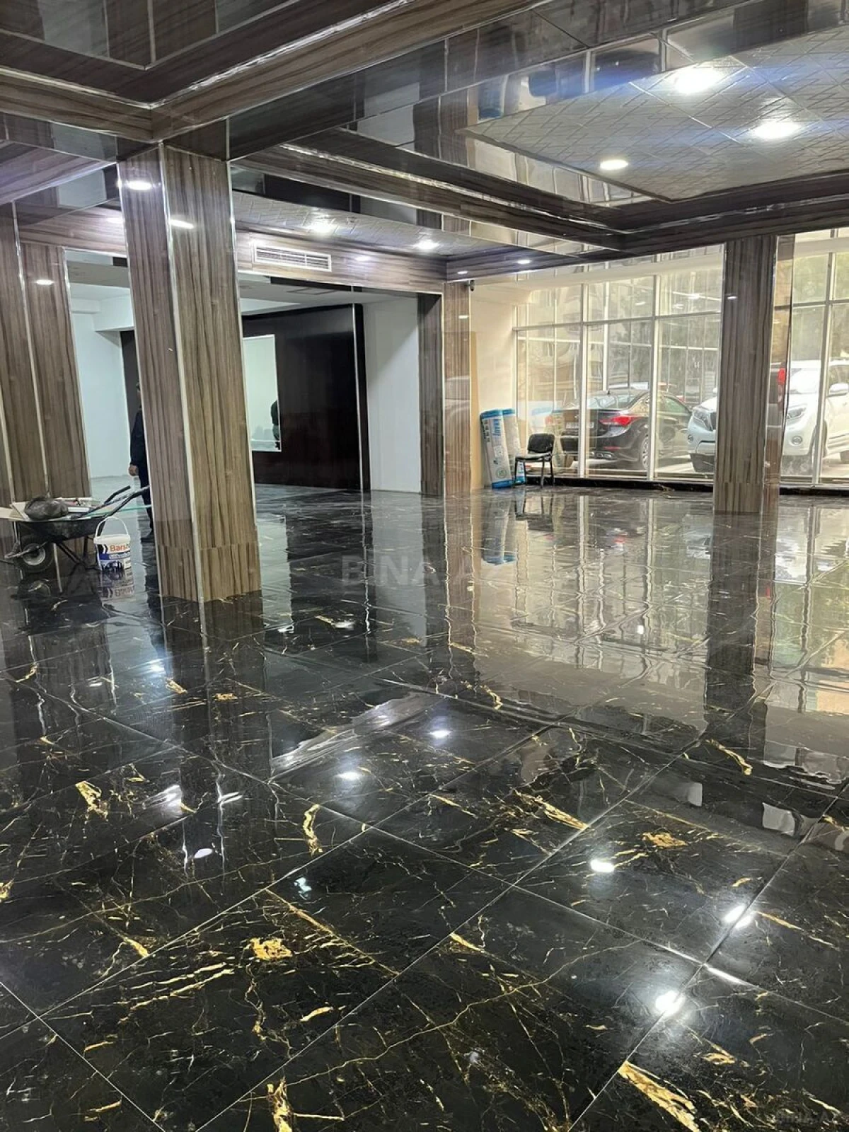 Kirayə verilir 1 otaqlı ofis 170 m²