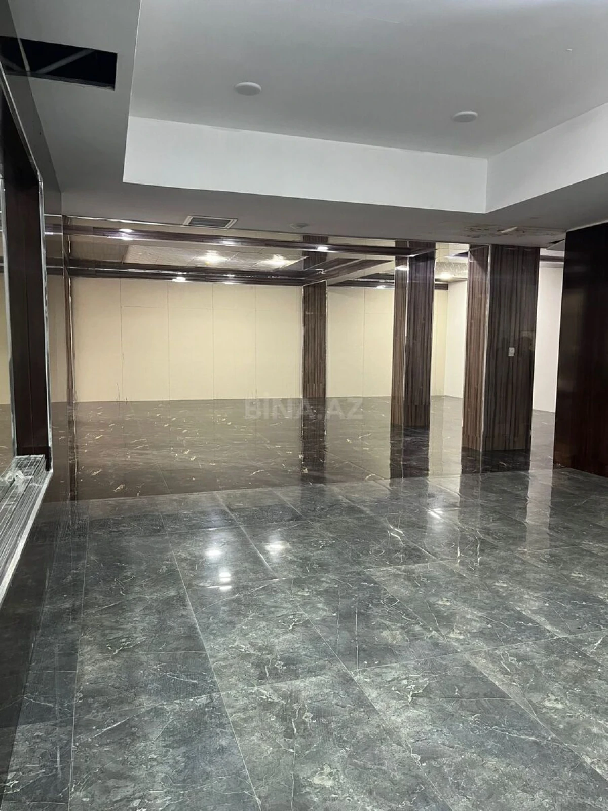 Kirayə verilir 1 otaqlı ofis 170 m²