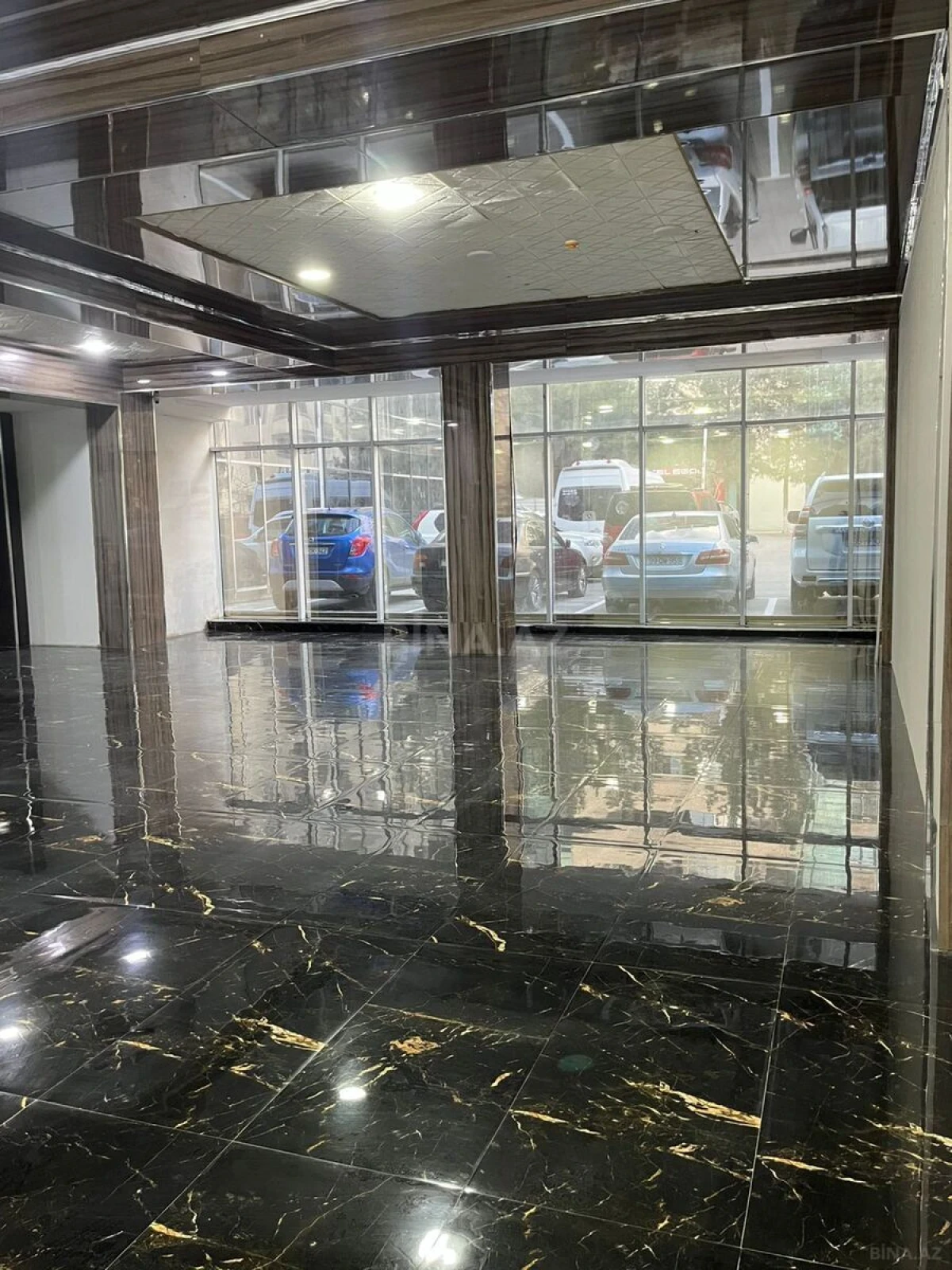 Kirayə verilir 1 otaqlı ofis 170 m²
