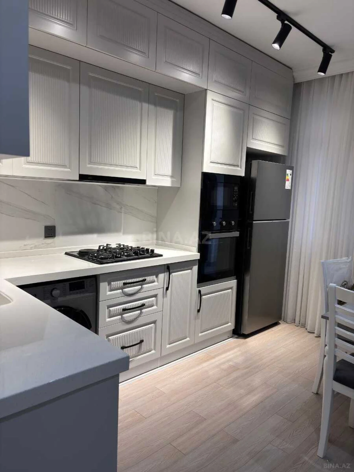 Kirayə verilir 2 otaqlı mənzil 80 m²