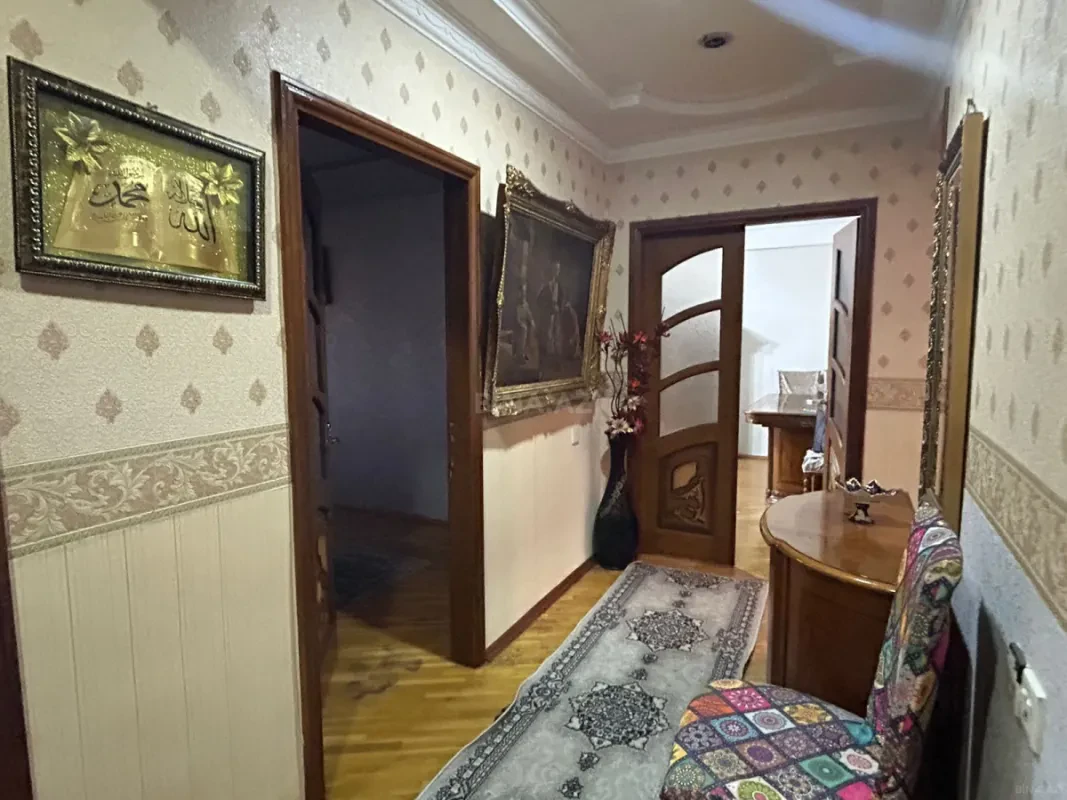 Kirayə verilir 4 otaqlı mənzil 115 m²