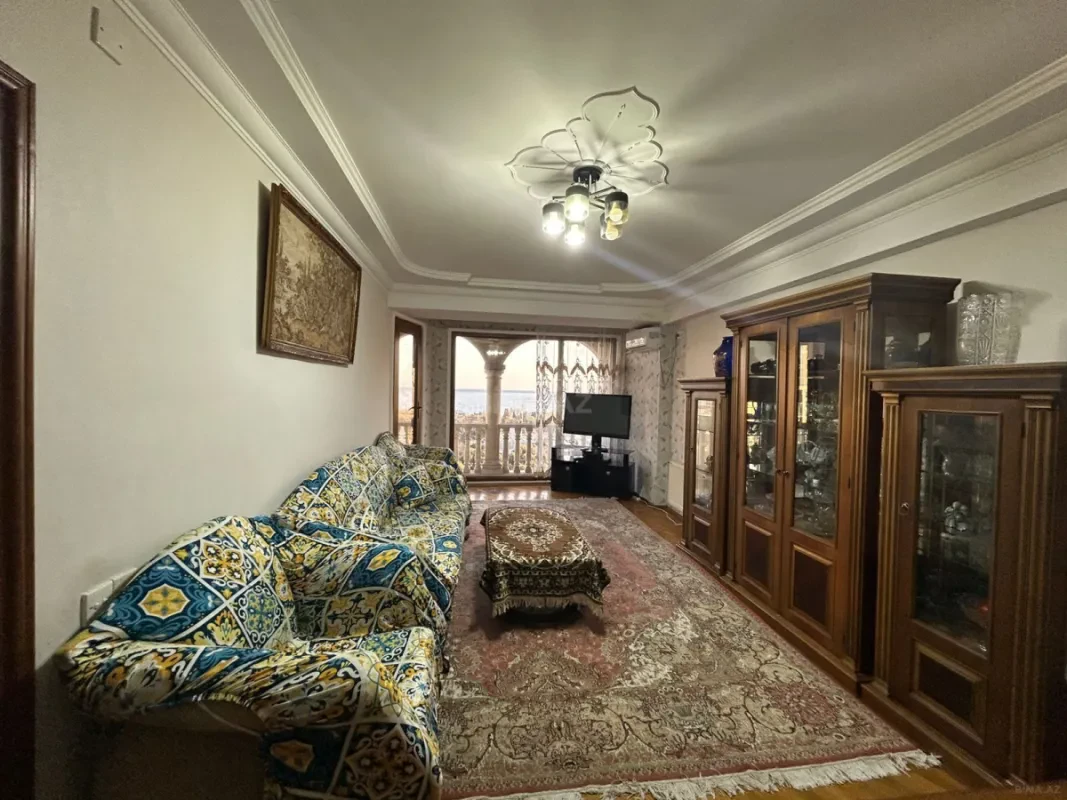 Kirayə verilir 4 otaqlı mənzil 115 m²
