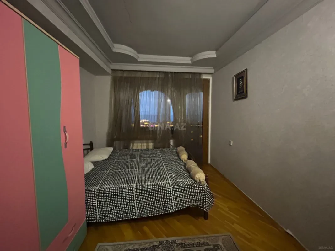 Kirayə verilir 4 otaqlı mənzil 115 m²