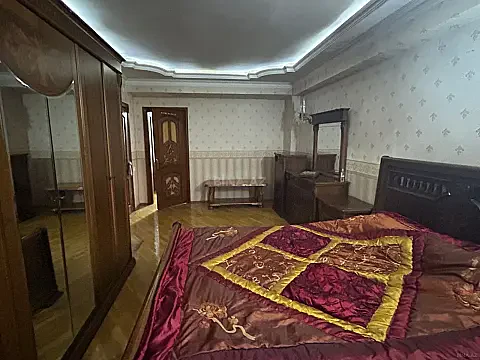 Kirayə verilir 4 otaqlı mənzil 115 m²