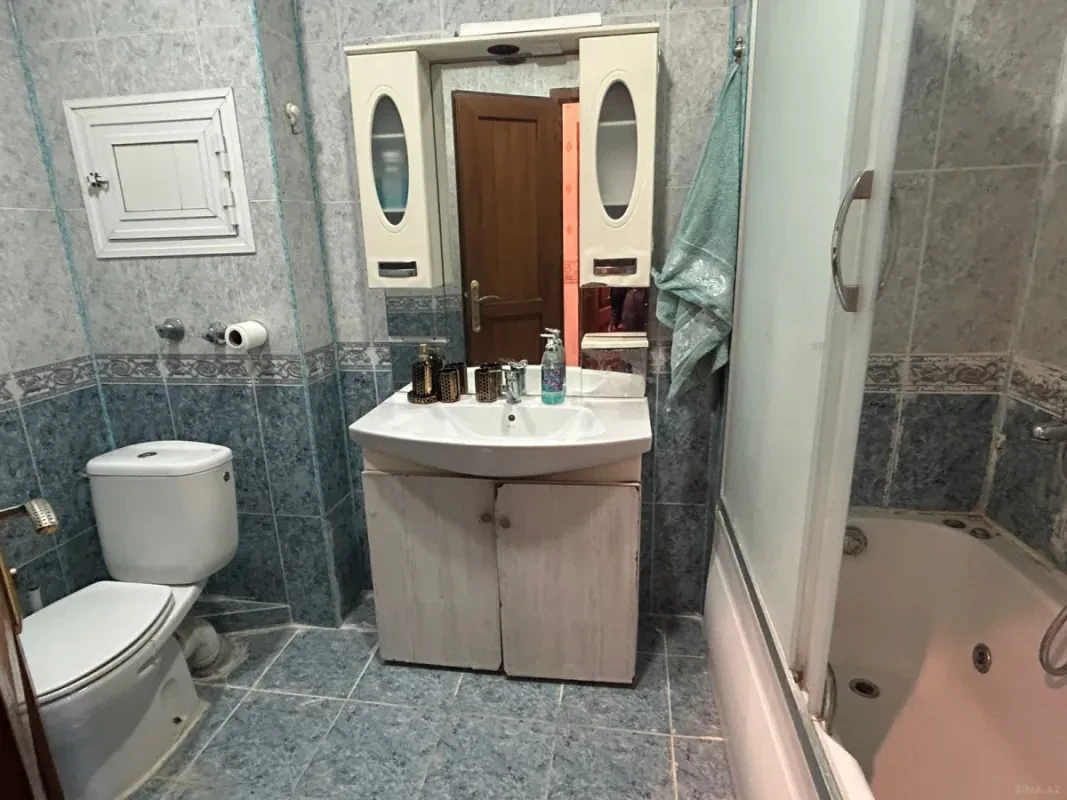 Kirayə verilir 4 otaqlı mənzil 115 m²
