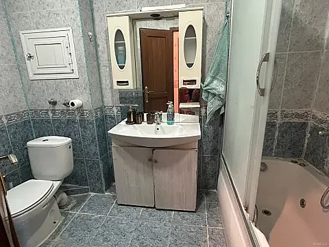 Kirayə verilir 4 otaqlı mənzil 115 m²