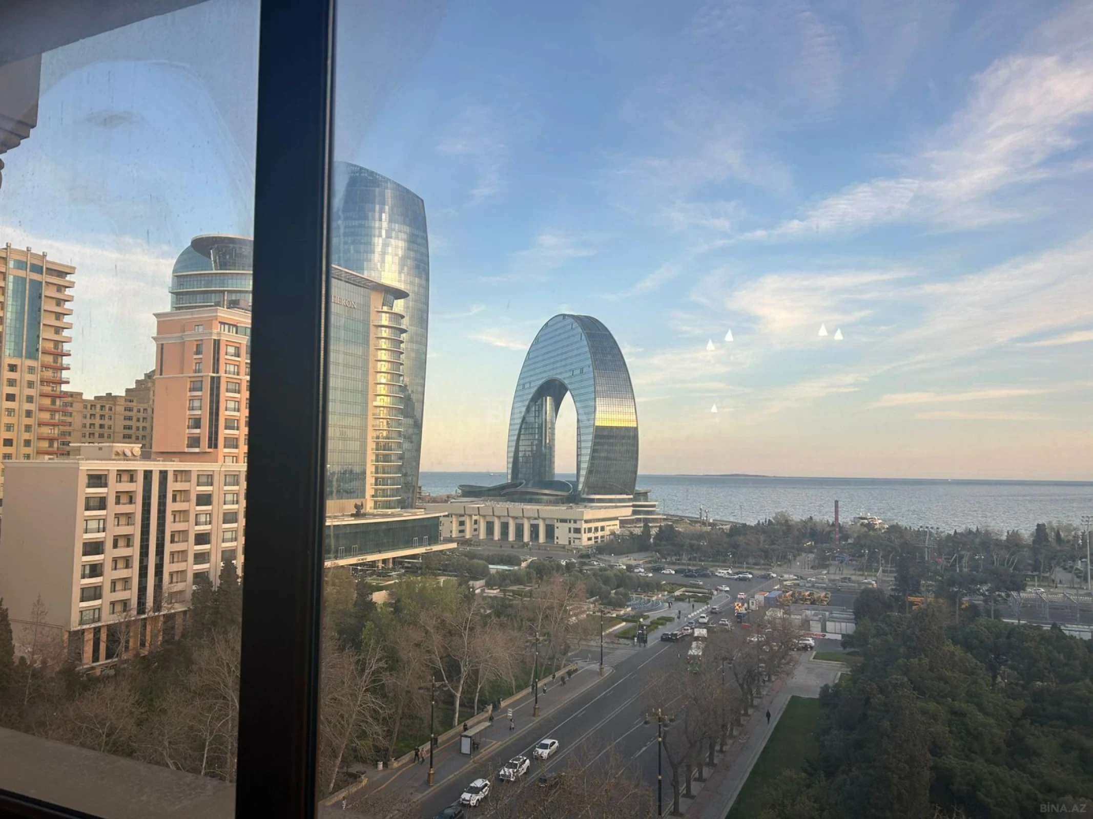 Kirayə verilir 4 otaqlı mənzil 115 m²