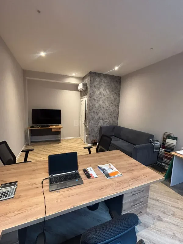 Kirayə verilir 1 otaqlı ofis 20 m²