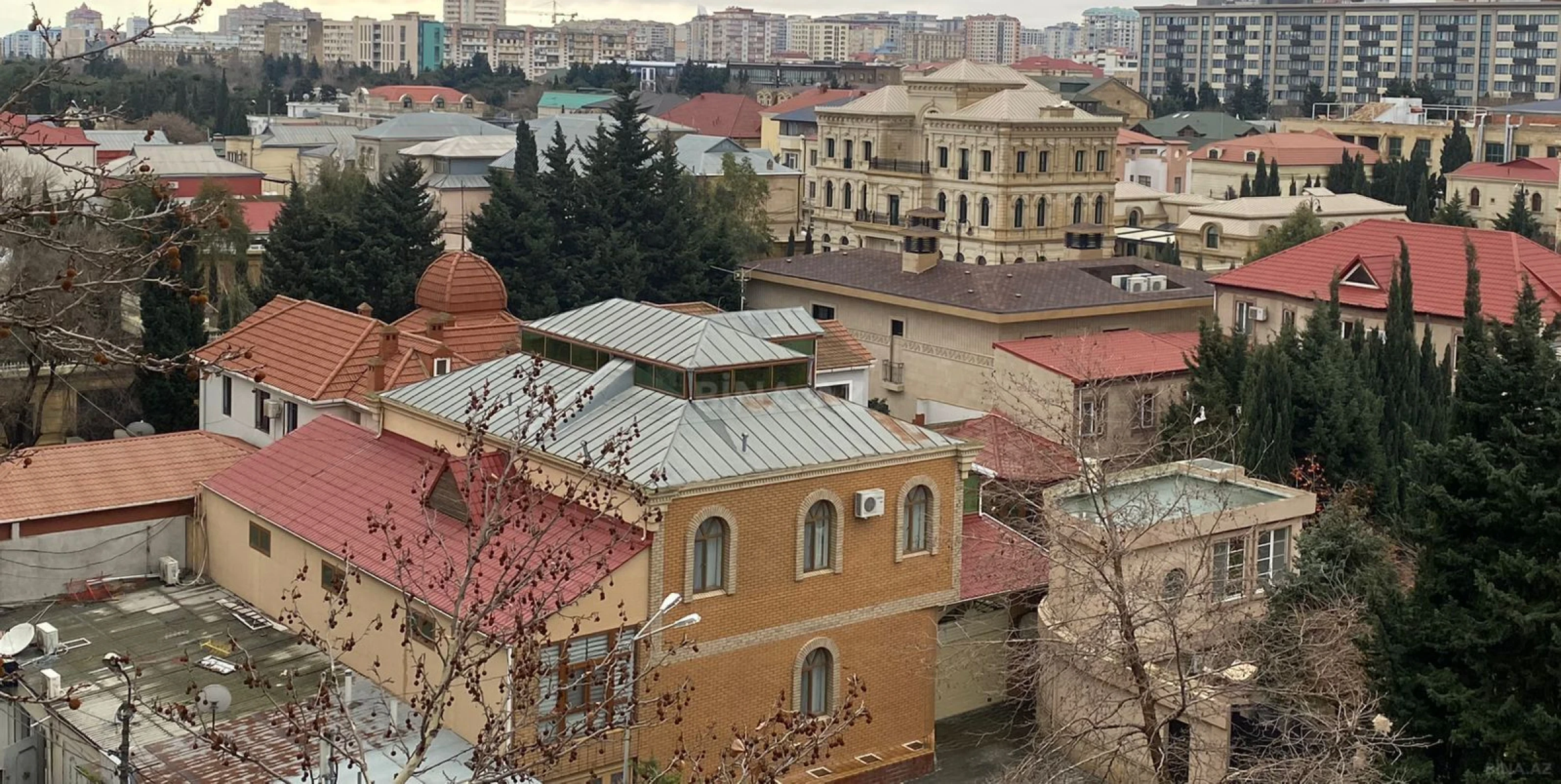 Satılır 4 otaqlı mənzil 103 m²