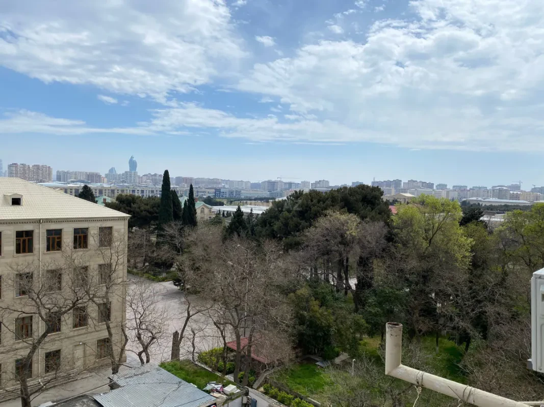 Satılır 4 otaqlı mənzil 103 m²