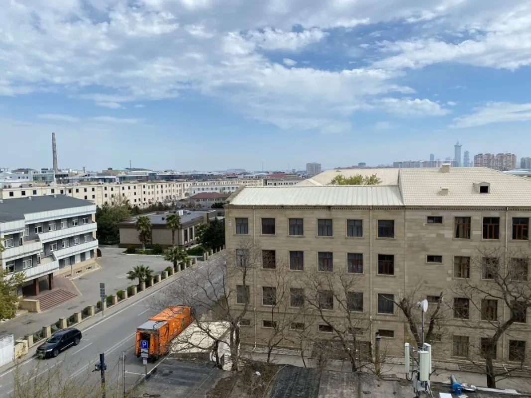 Satılır 4 otaqlı mənzil 103 m²