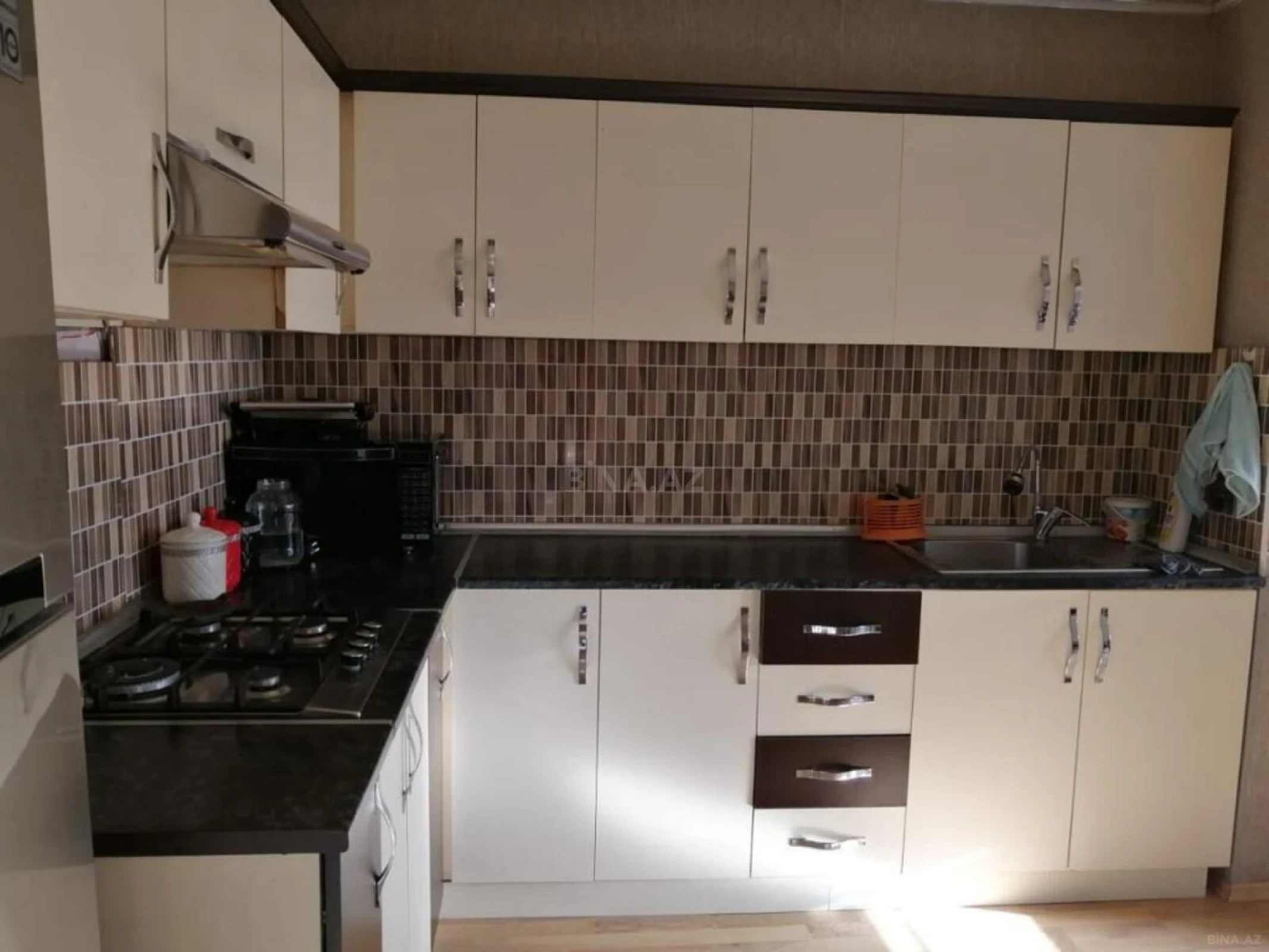 Satılır 4 otaqlı mənzil 103 m²