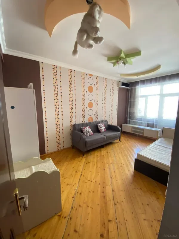Satılır 3 otaqlı mənzil 120 m²