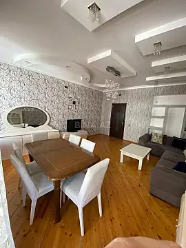 Satılır 3 otaqlı mənzil 120 m²