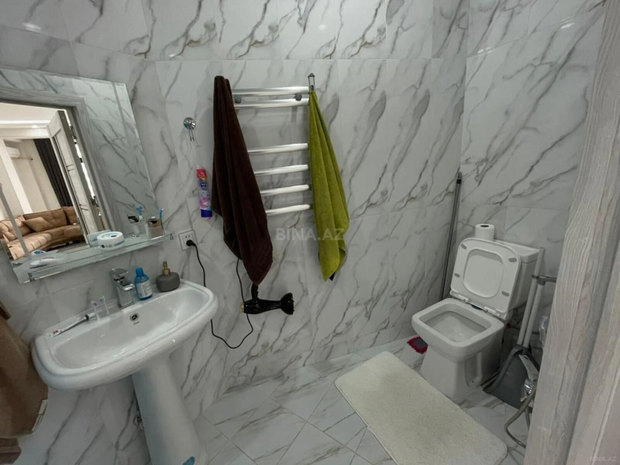 Kirayə verilir 2 otaqlı mənzil 85 m²