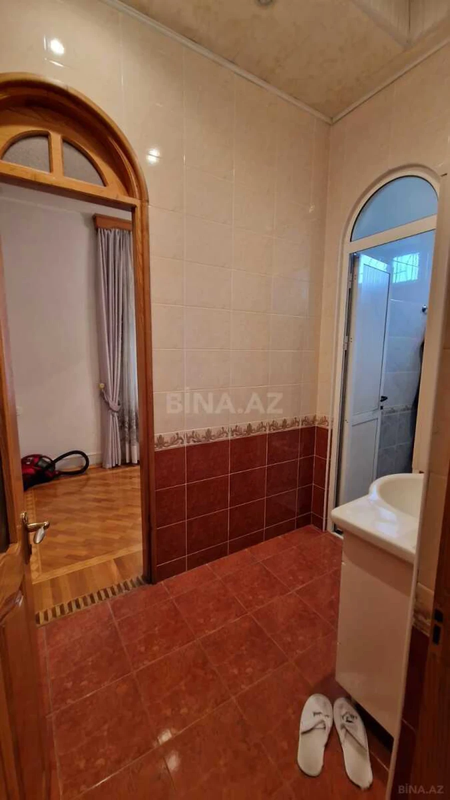 Satılır 7 otaqlı həyət evi 450 m²