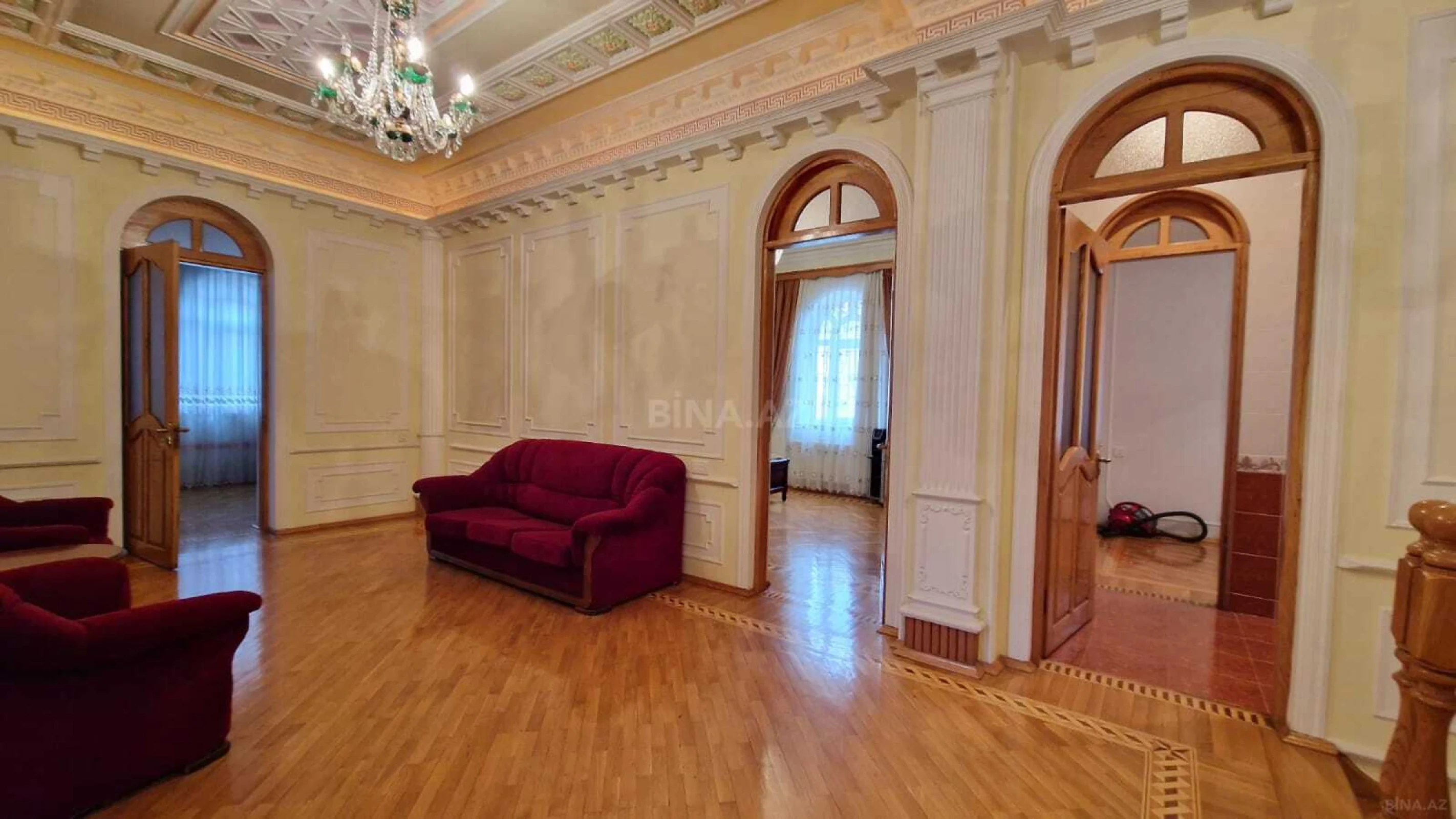 Satılır 7 otaqlı həyət evi 450 m²