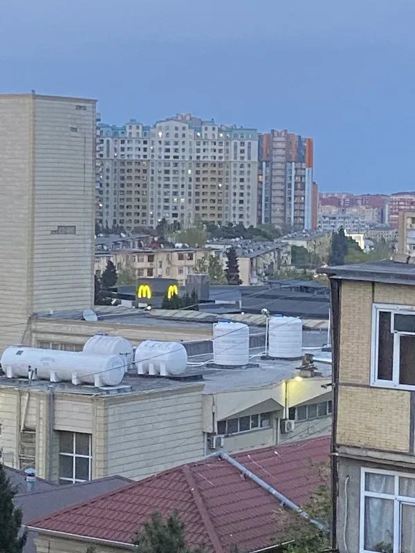 Kirayə verilir 2 otaqlı mənzil 60 m²