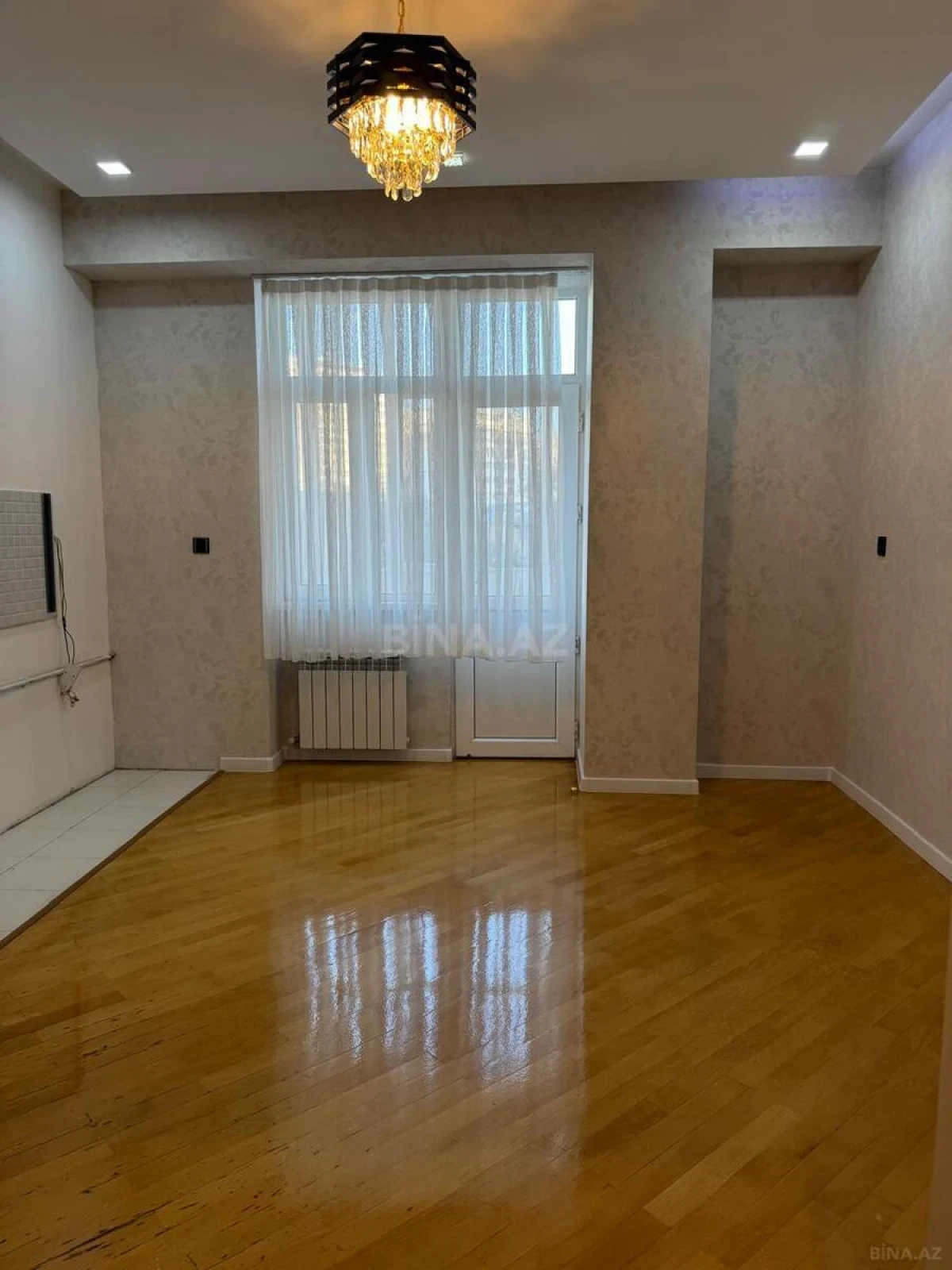 Satılır 3 otaqlı mənzil 135 m²