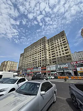 Satılır 3 otaqlı mənzil 95 m² — Bakı, İnşaatçılar 3 otaq 95.00 m²