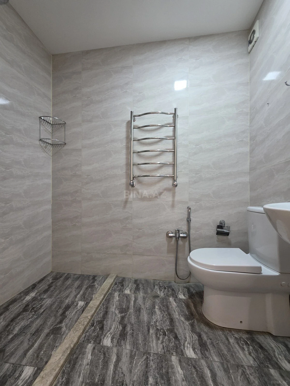 Satılır 3 otaqlı mənzil 95 m²