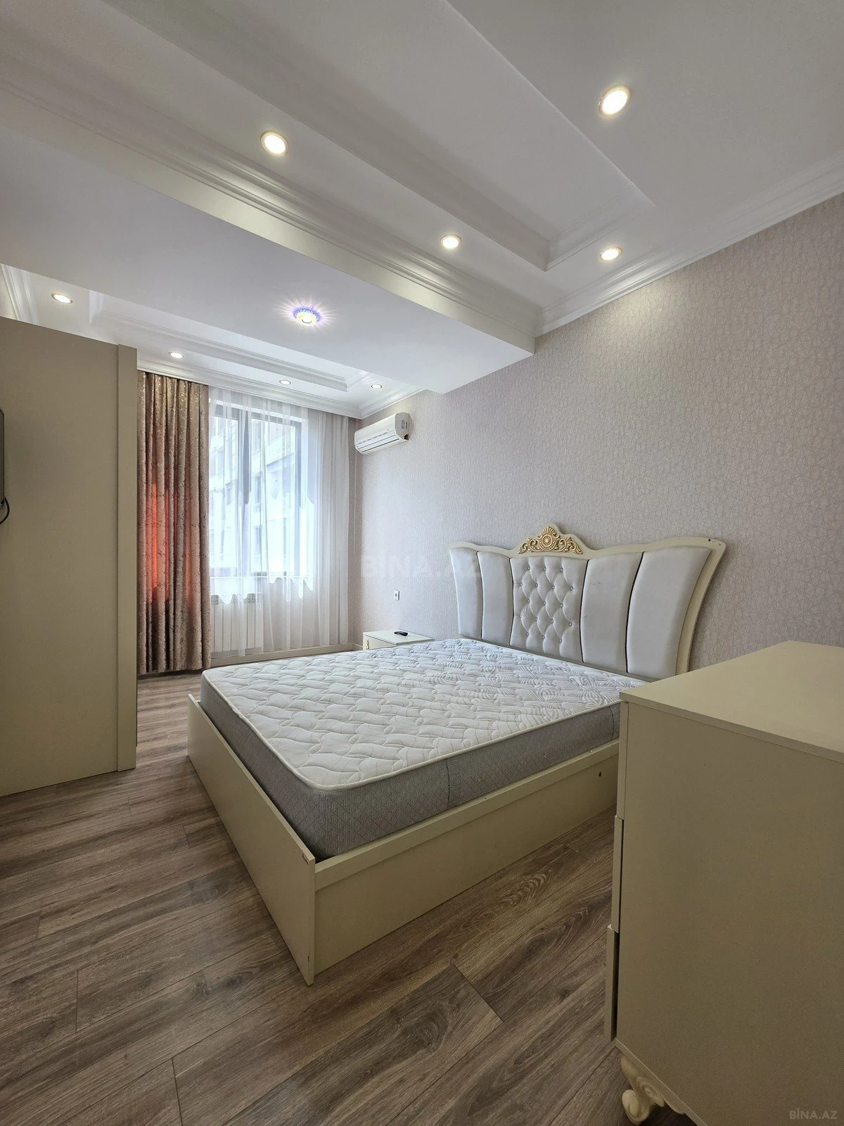 Satılır 3 otaqlı mənzil 95 m²