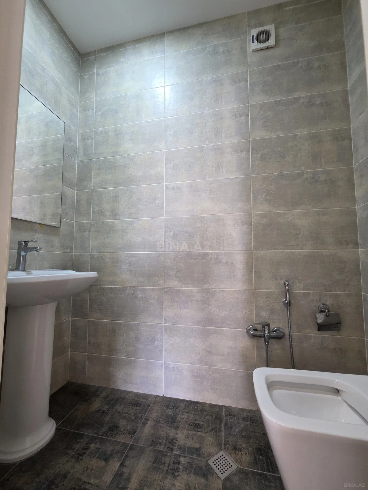 Satılır 3 otaqlı mənzil 95 m²