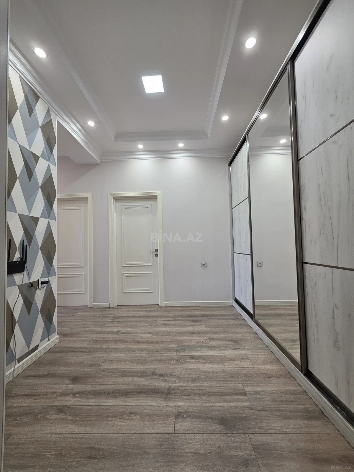 Satılır 3 otaqlı mənzil 95 m²