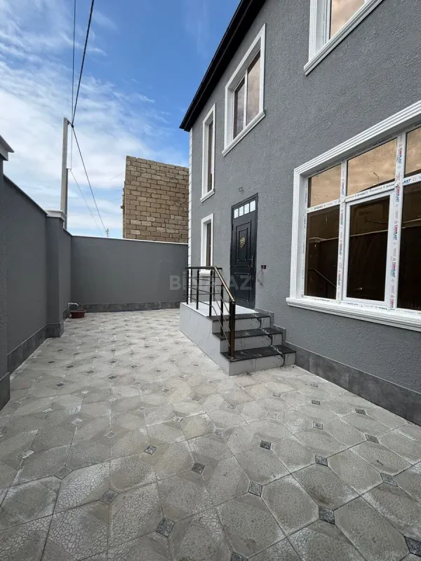 Satılır 5 otaqlı həyət evi 140 m²