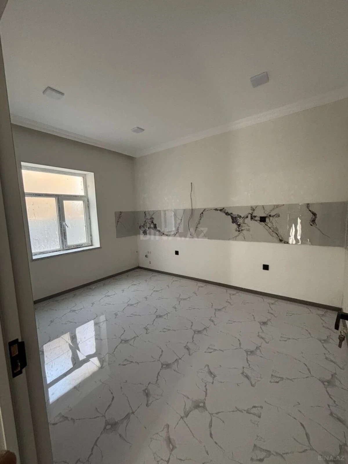 Satılır 5 otaqlı həyət evi 140 m²