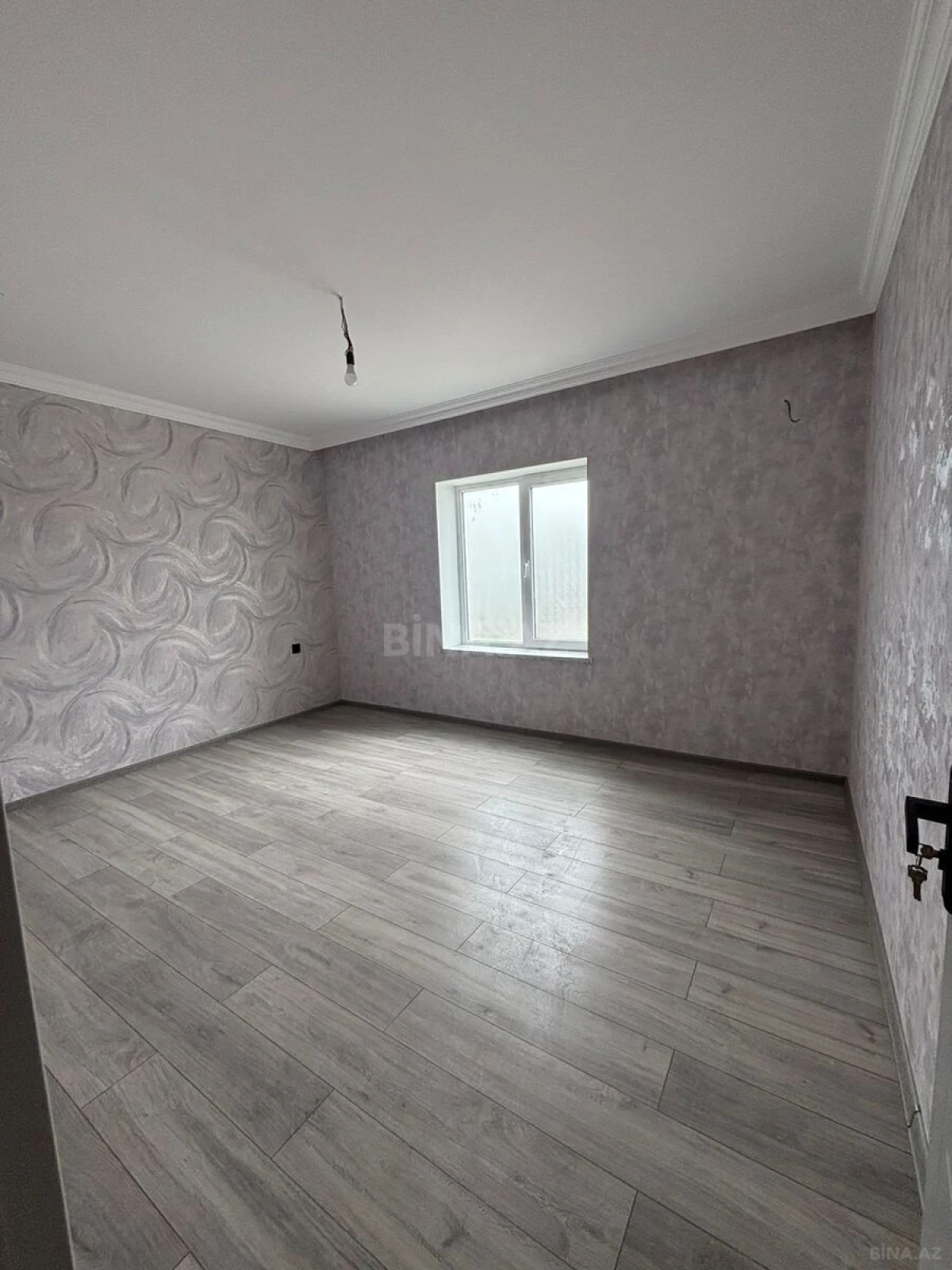 Satılır 5 otaqlı həyət evi 140 m²
