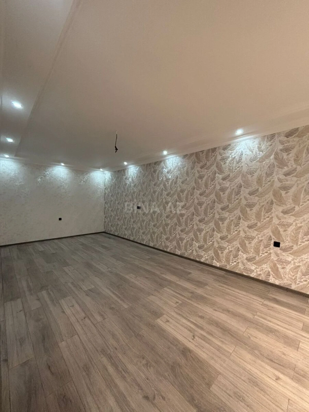 Satılır 5 otaqlı həyət evi 140 m²