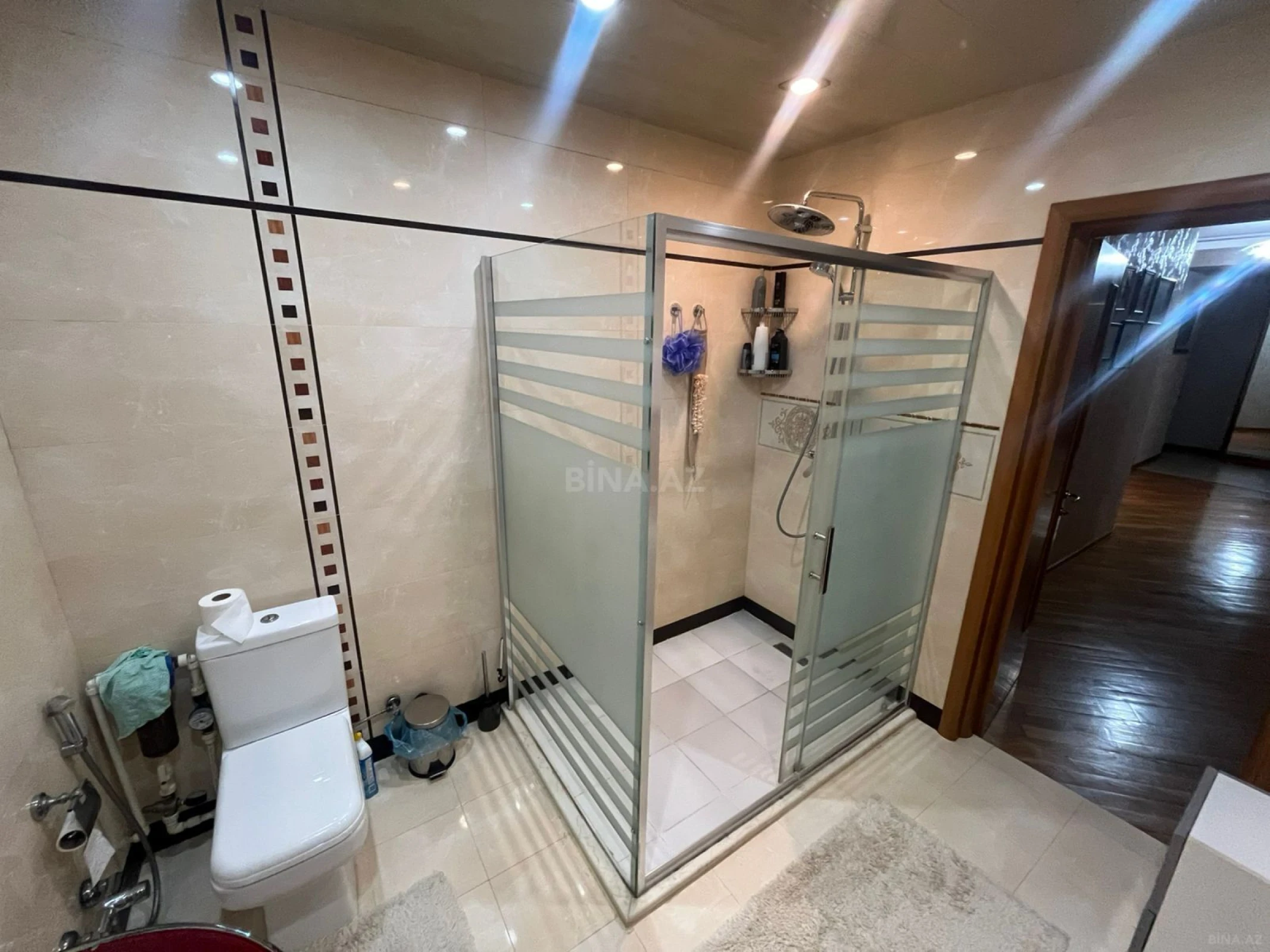 Kirayə verilir 4 otaqlı mənzil 185 m²