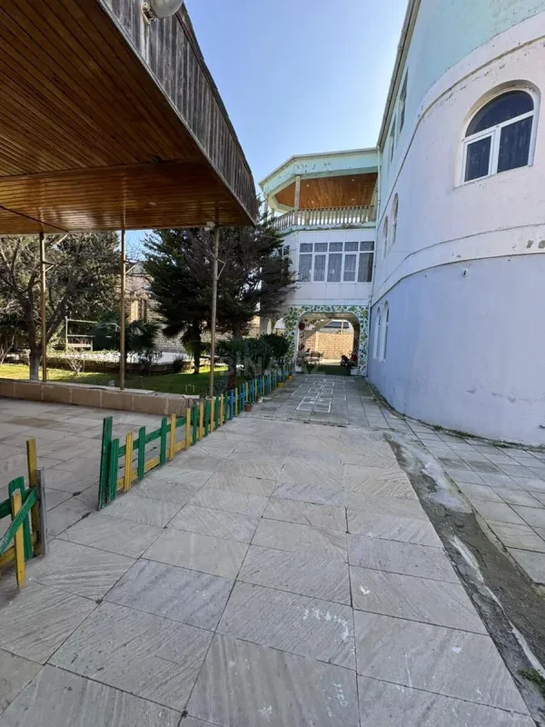 Satılır 7 otaqlı həyət evi 500 m²