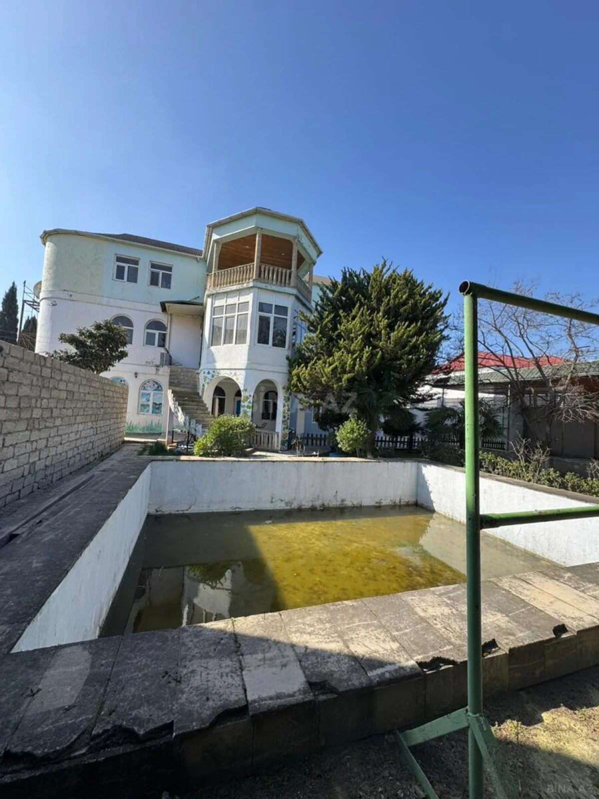 Satılır 7 otaqlı həyət evi 500 m²