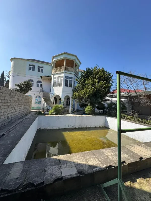 Satılır 7 otaqlı həyət evi 500 m²