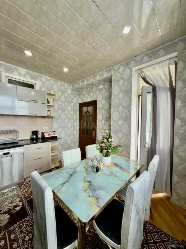 Satılır 3 otaqlı mənzil 99 m²