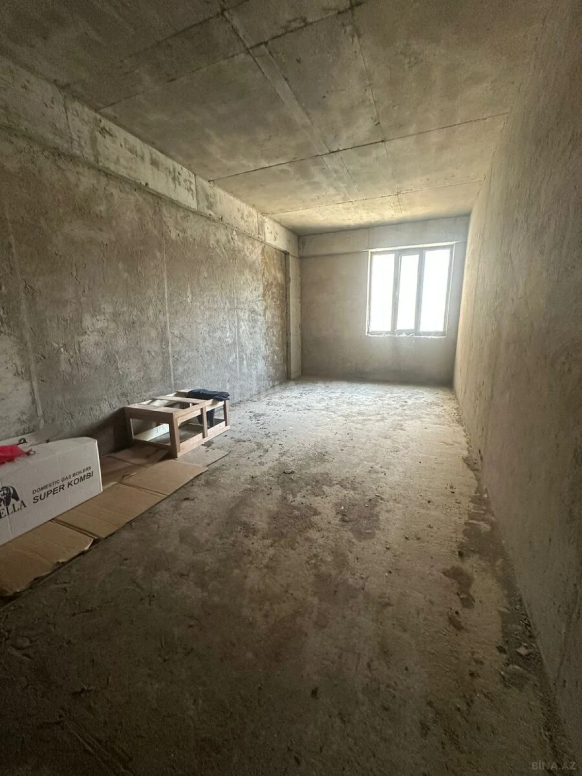 Satılır 4 otaqlı mənzil 172 m²