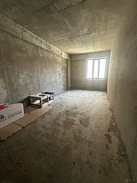 Satılır 4 otaqlı mənzil 172 m²